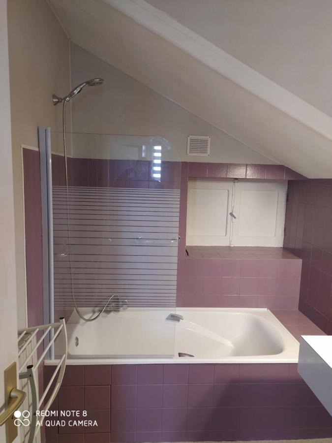 Chambre Meublee A Louer Pouzauges Bagian luar foto